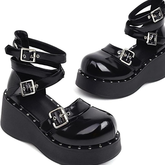 Shoes - Black Platform Buckle Shoes